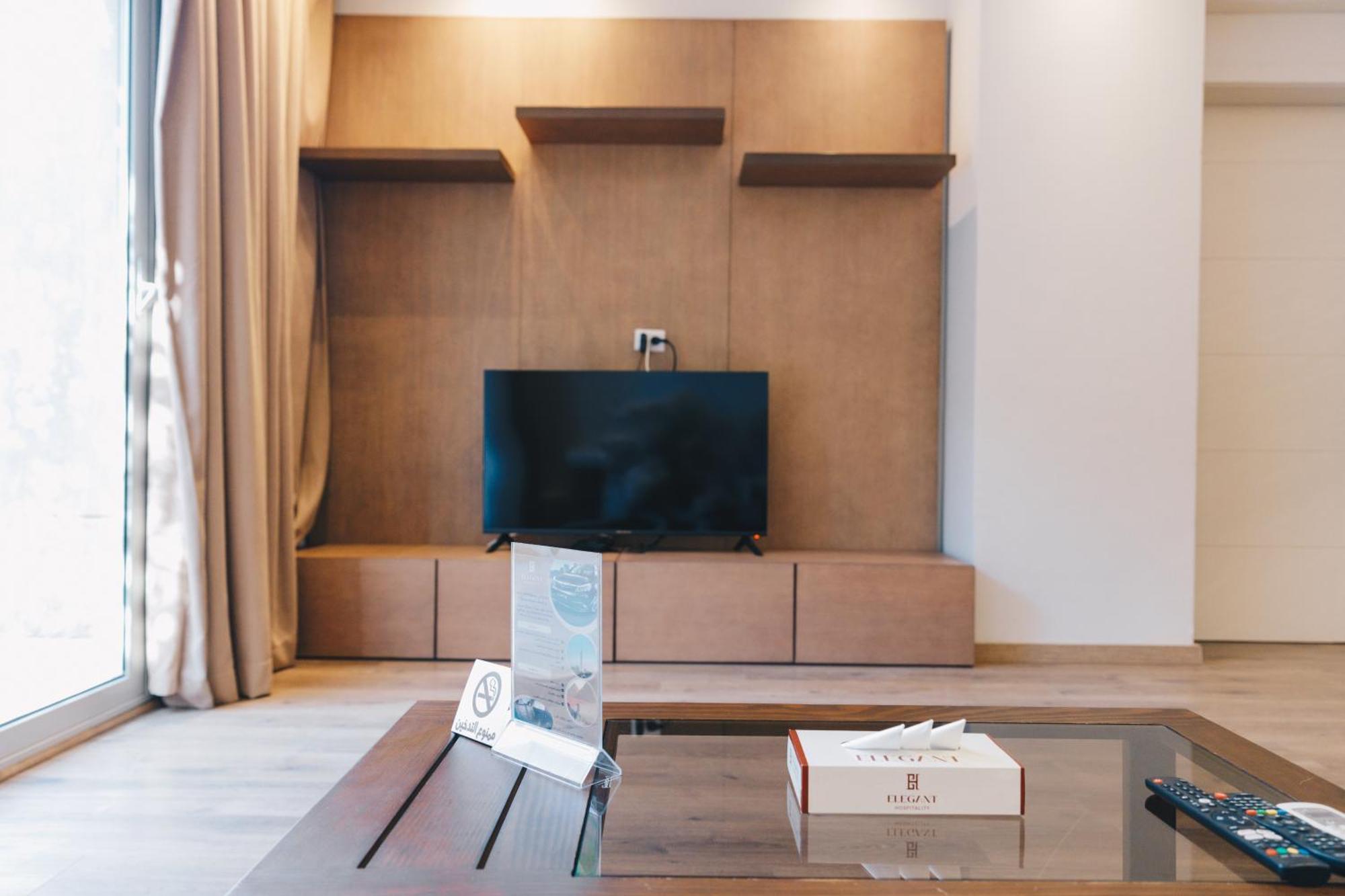 The Suites Near Auc By Elegant Cairo Exterior photo